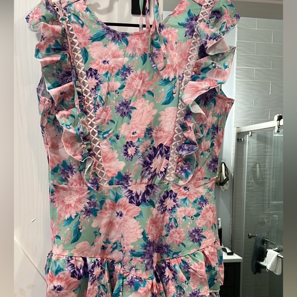 Women Backless Ruffle Dress - Picture 4 of 5